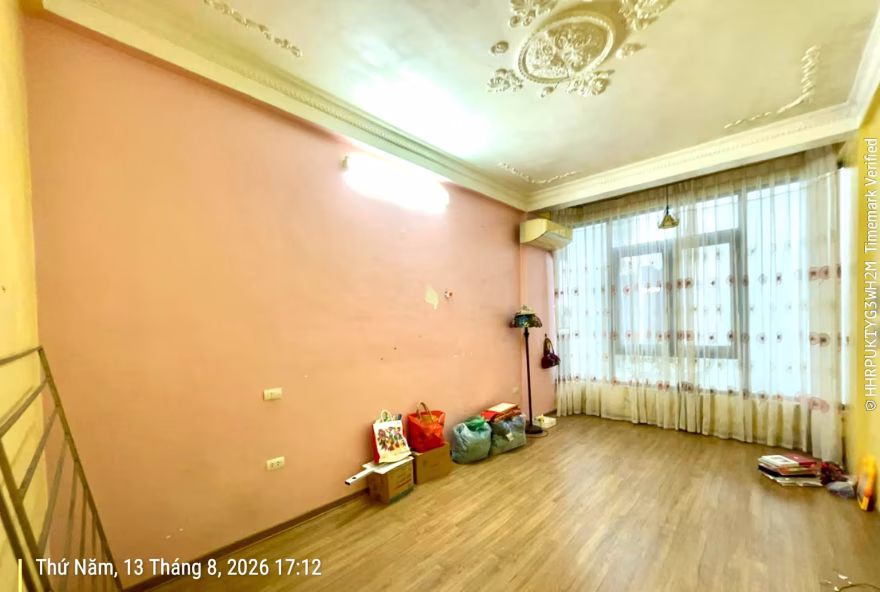 Phòng ngủ phía trong của tầng 4