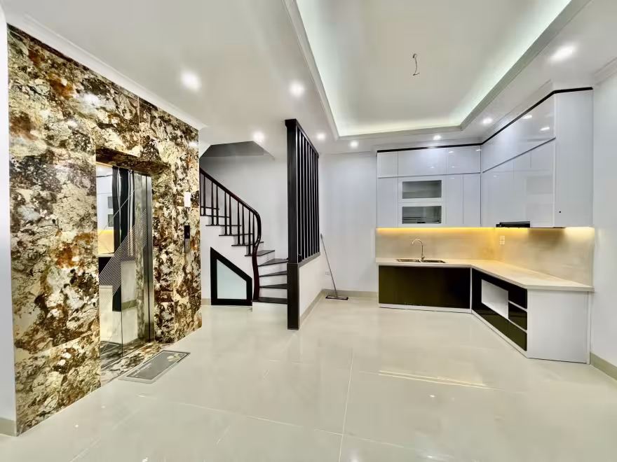 Bán nhà ngõ 182 Trần Duy Hưng, ô tô đỗ gần, 6 tầng thang máy