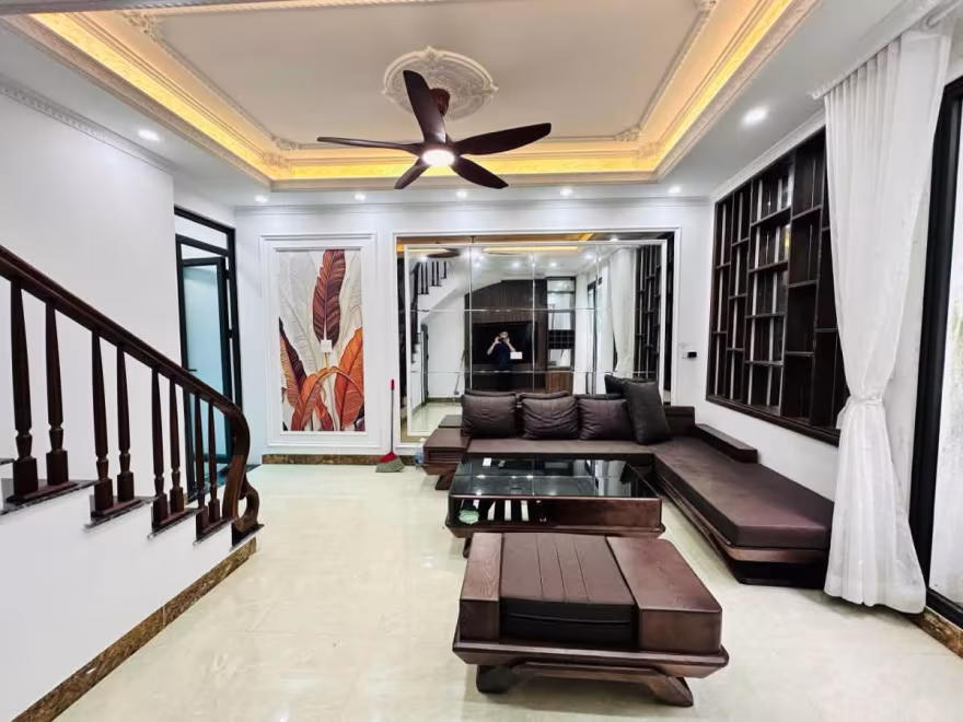 Phòng khách có bộ ghế sofa