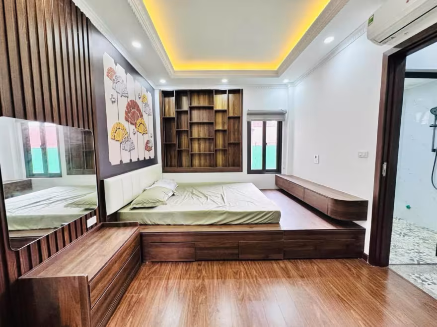 giường ngủ và trần thạch cao