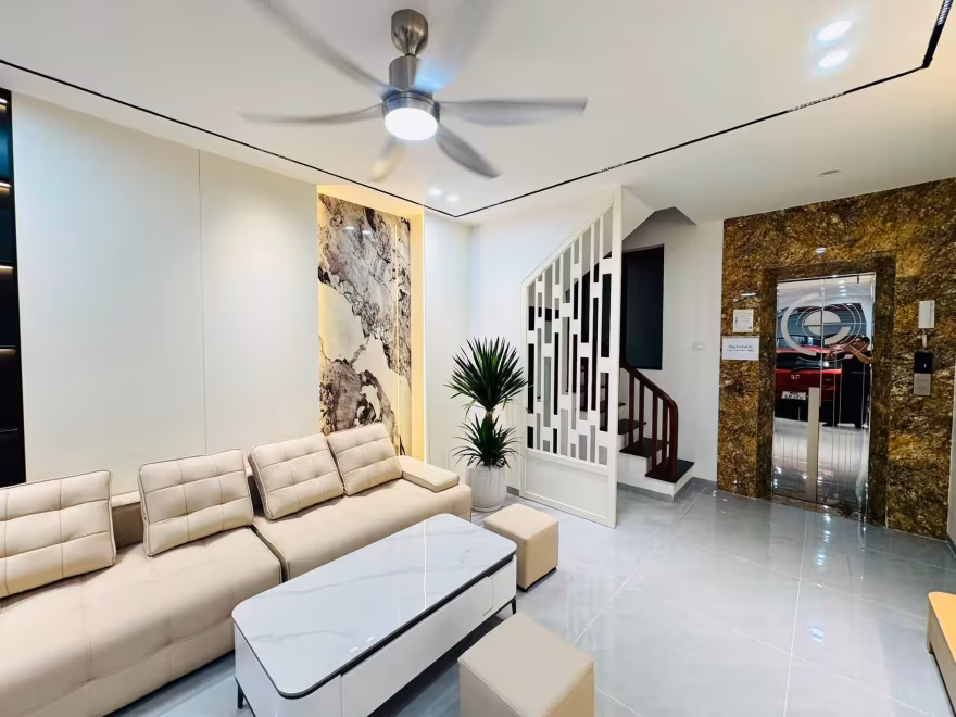Bán nhà Nguyễn Khang, Cầu Giấy 7 Tầng Thang máy có gara ô tô
