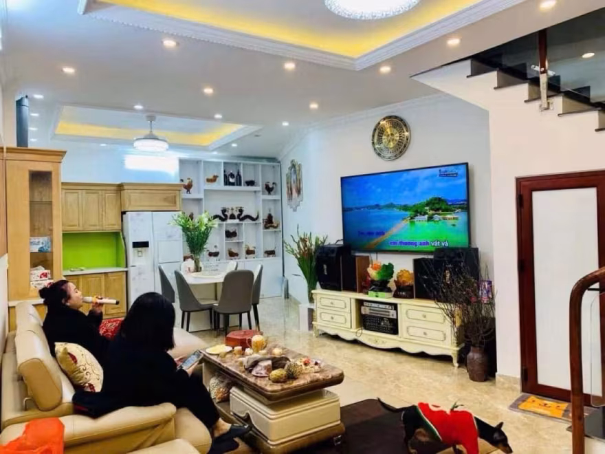 Bán nhà ngõ 44 Trần Thái Tông, Cầu Giấy, diện tích 49m², 5 tầng