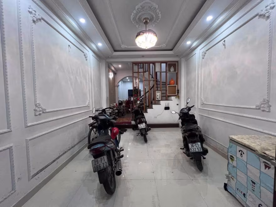 Bán nhà ngõ 44 Trần Thái Tông, Cầu Giấy, diện tích 45m², 5 tầng
