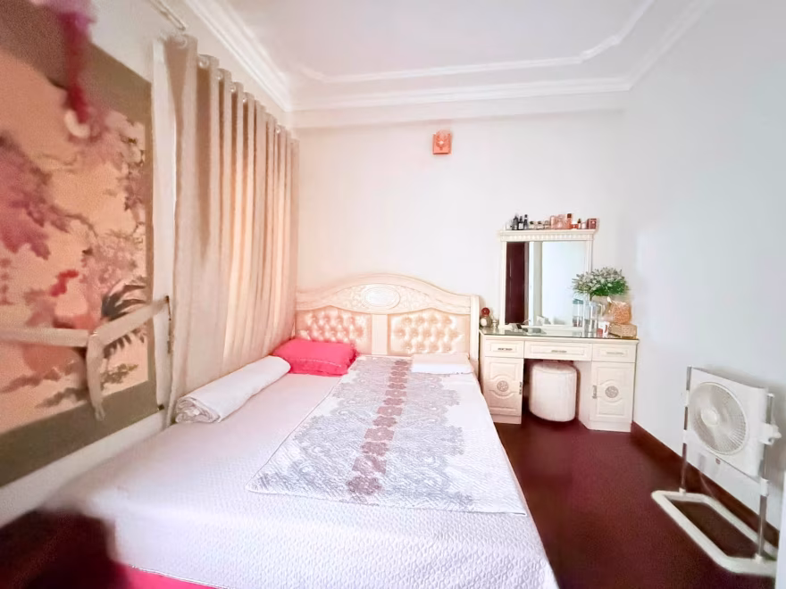 Phòng ngủ tầng 4 nhà ngõ 44 Trần Thái Tông, Cầu Giấy