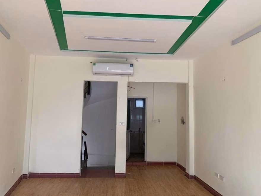 Tầng 1 nhà mặt phố Trần Thái Tông, Cầu Giấy