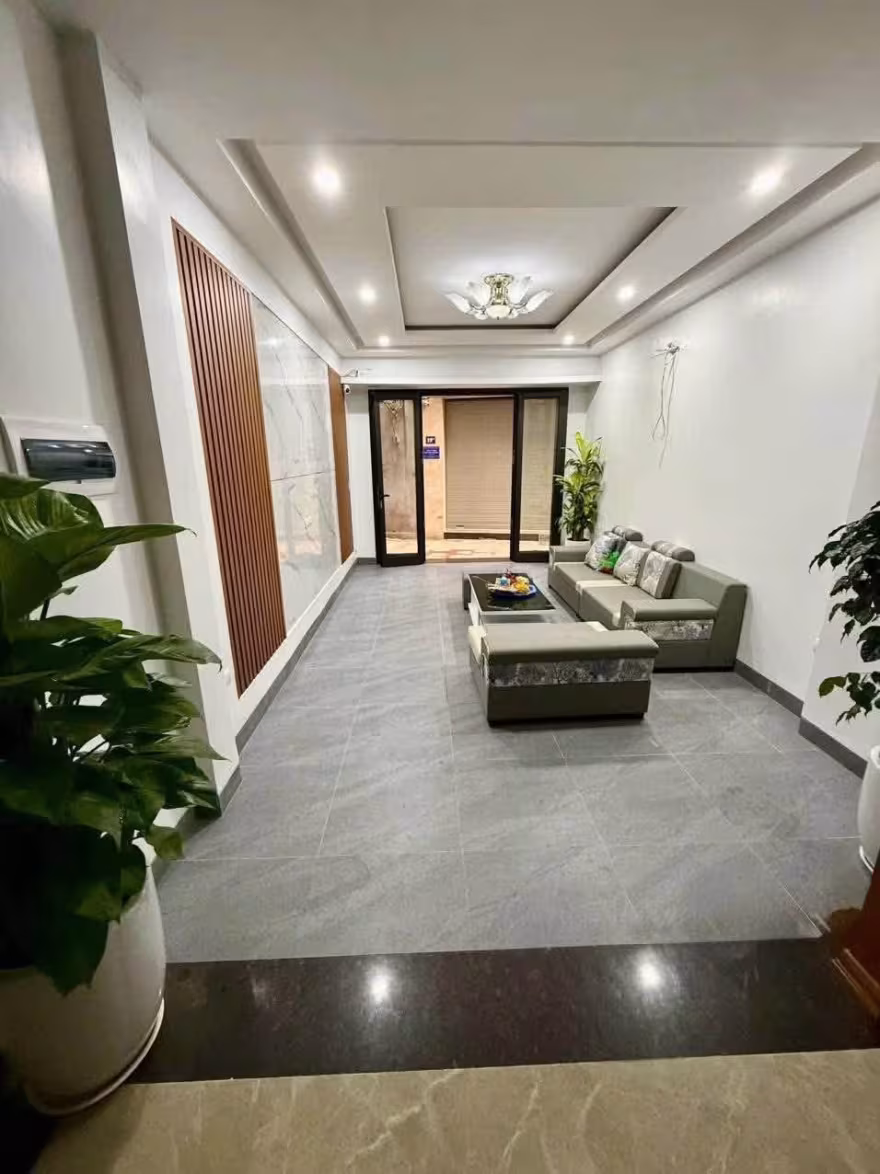 Bán nhà mặt ngõ 45 Trần Thái Tông, Cầu Giấy, 6 tầng, thang máy